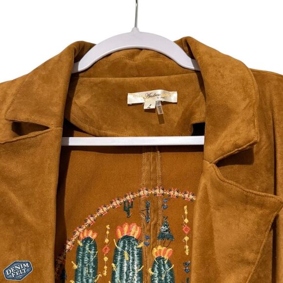 ANDRÉE by UNIT Tan Suede Fringe Jacket w/ Embroidered Cactus &Thunderbird Design - Picture 7 of 16